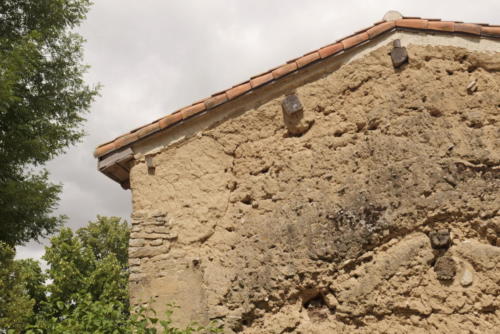 Logis Terra Villa mur en bauge du pignon