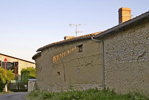 Maison en terre crue chez Gilbert