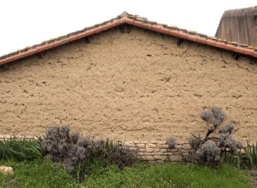 Maison en terre crue chez Michel